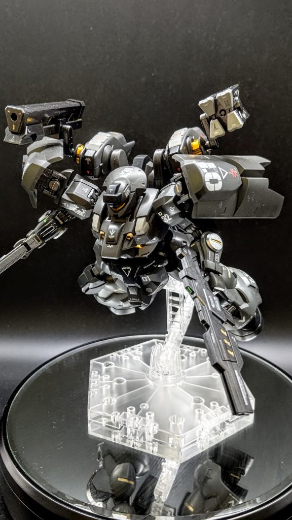 わたし重量級の前傾飛行が大好きなんです!子供の頃にみたケンプファーの飛行がねーーもう🤩飛行しながらリロードしたり武装パージしたりがたまんねーわけですよ!笑ミサイルハッチ明け忘れたの本当に後悔!!ミサイルの弾頭わざわざ赤く塗ったんですがねー。