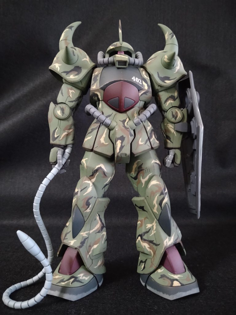 前。このグフは部隊3機目なので、最初は『飽き』と戦ってました。しかもトンデモ武器であるヒートロッドにはなぜか初めて情熱を注ぎ、構成パーツ48個全てのパーティングライン消し、48個全てのエッジ強調、という苦行をも敢行(しかも効果は微妙🤣)!しんどかったですが、GUNSTAで皆様の色んな作品を拝見してモチベ補給しながら何とか完成出来ました。ありがとうございました🙇