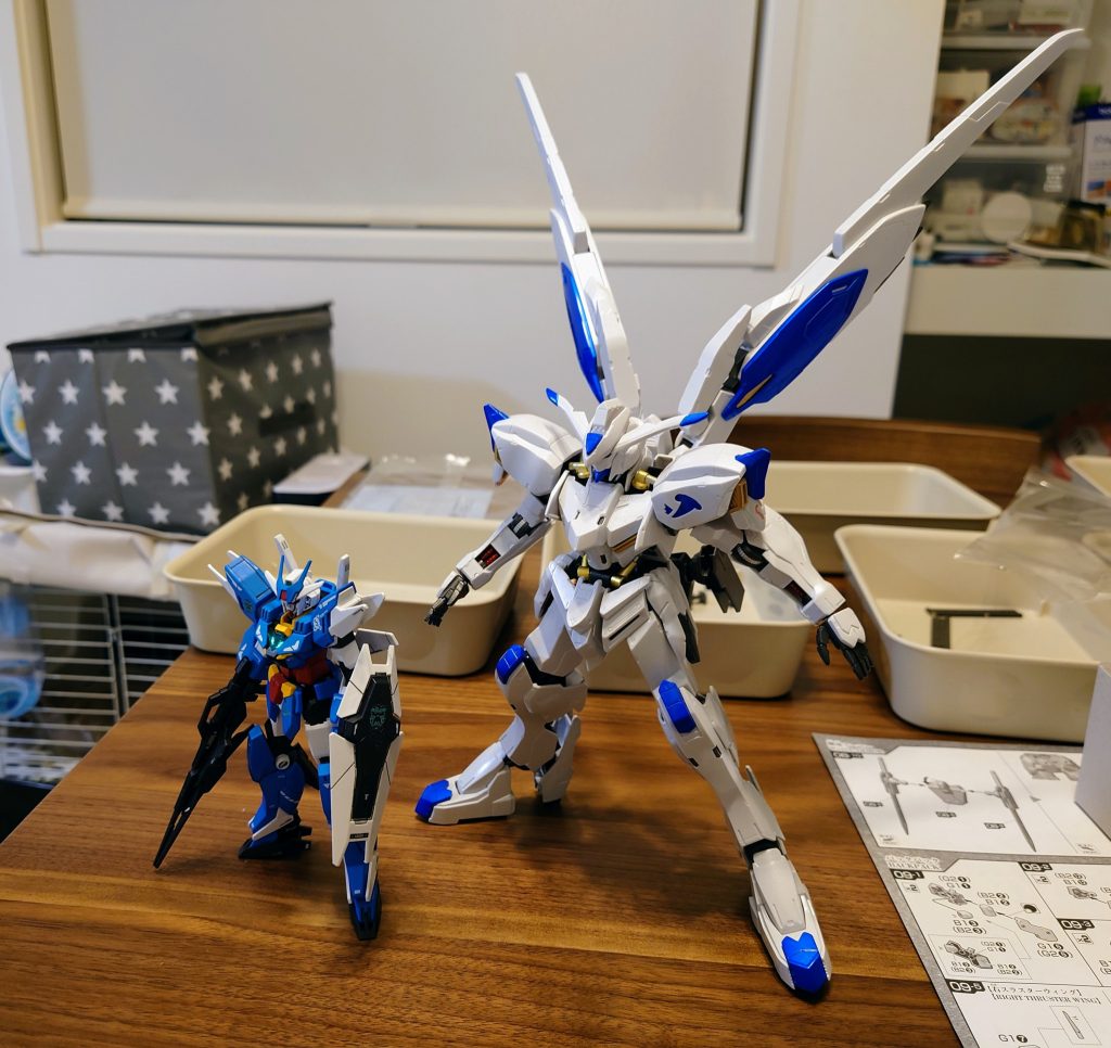 追加でどれぐらいデカいかサイズ感をアップしときます！まだバエル自体には墨入れデカールやる前のやつです！