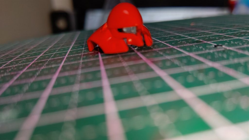 分かりにくいですが、モノアイは手前側だけ可動化しました。今度は後ろのレールにも見れる様にしてみたいですね!