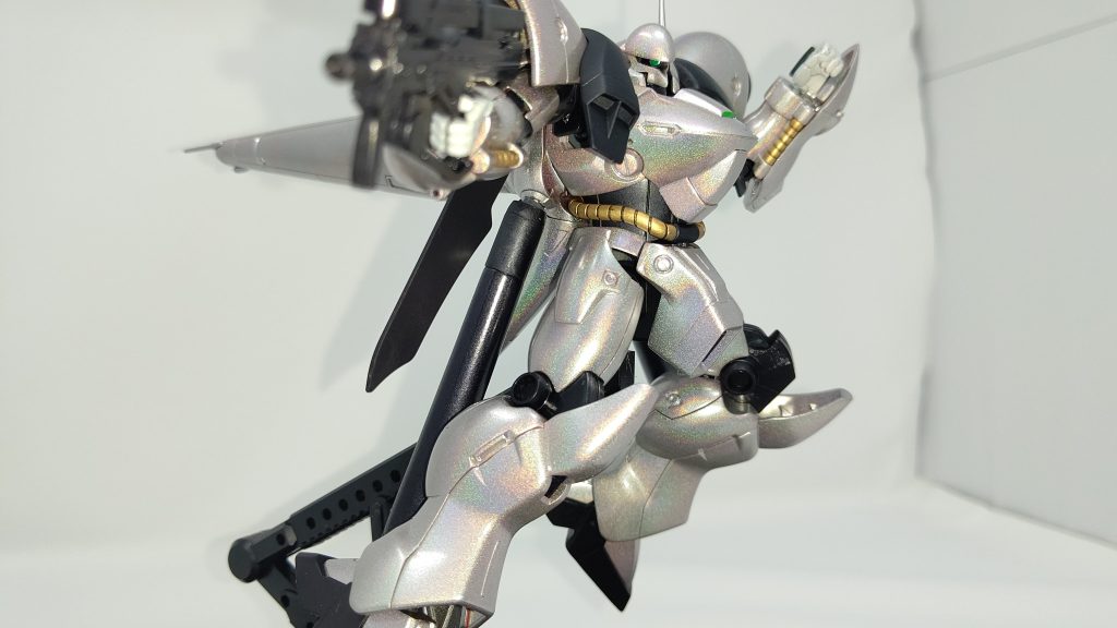 HGUCガーベラ・テトラをメッキシルバーを下地にして、トランザムホロレッドで塗装してみました。