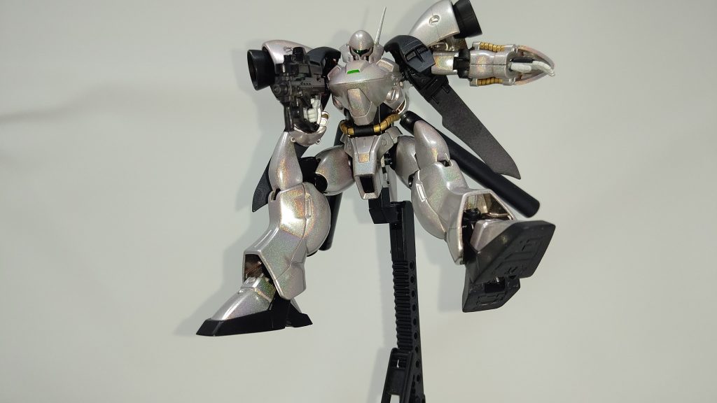 合わせ目消しや足裏の肉抜き埋め、モノアイの可動化等普段しない事にもチャレンジしたので、足の裏見られても恥ずかしくありませんw