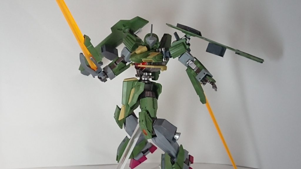 両側のウイングが動くので結構表情付けできます