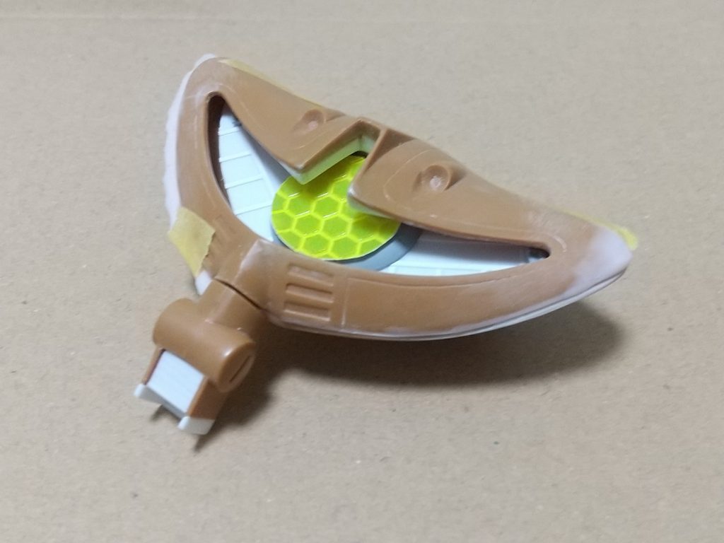 頭部の整形。内部もそれっぽくプラ板で作成。鼻のノズル?もプラ板でディティールアップ。