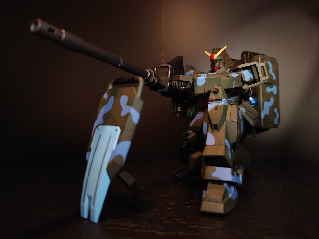 例のシューティングポーズです。可動域が大変優秀です。