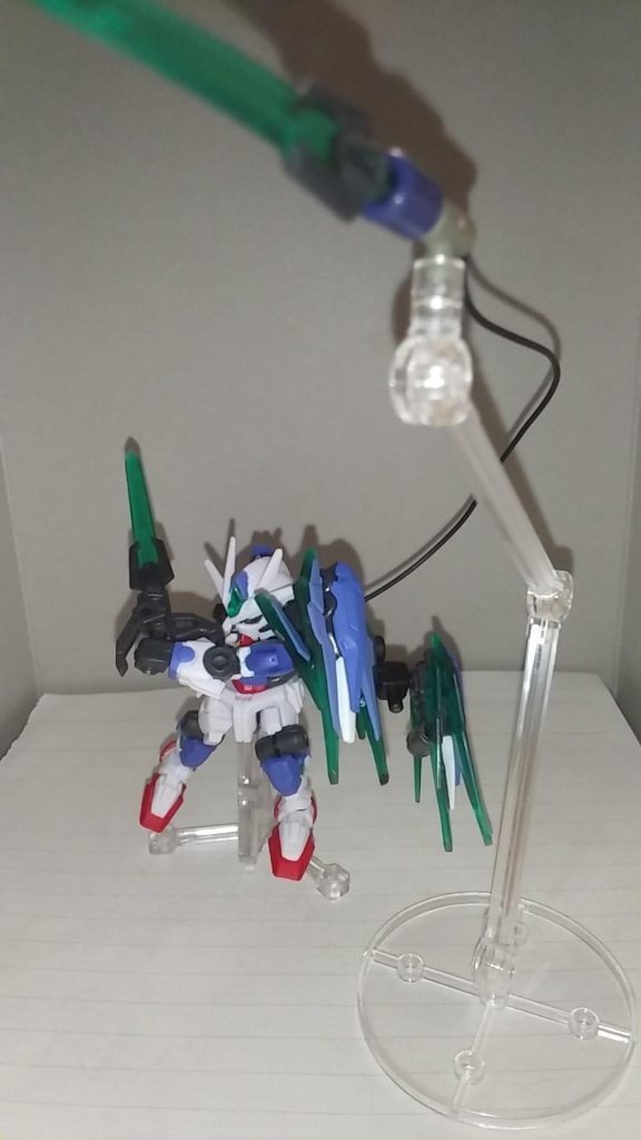 腰部テイルブレードは複雑な軌道で相手を一網打尽にする。ポージングが下手すぎて単調な軌道になっていますがご了承を