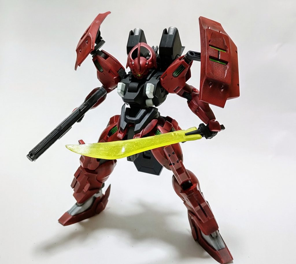 高出力サーベルリバイブグフのヒートソードを拝借してレジンで刀身を複製しました。