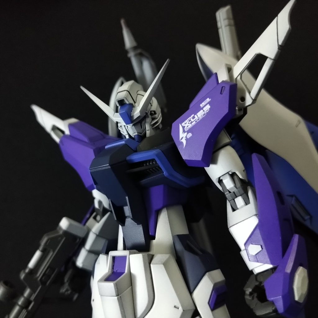 腰は脅威の６ミリ延長、腕もパテで肉増しし、自分好みのプロポーションへビルドアップ。