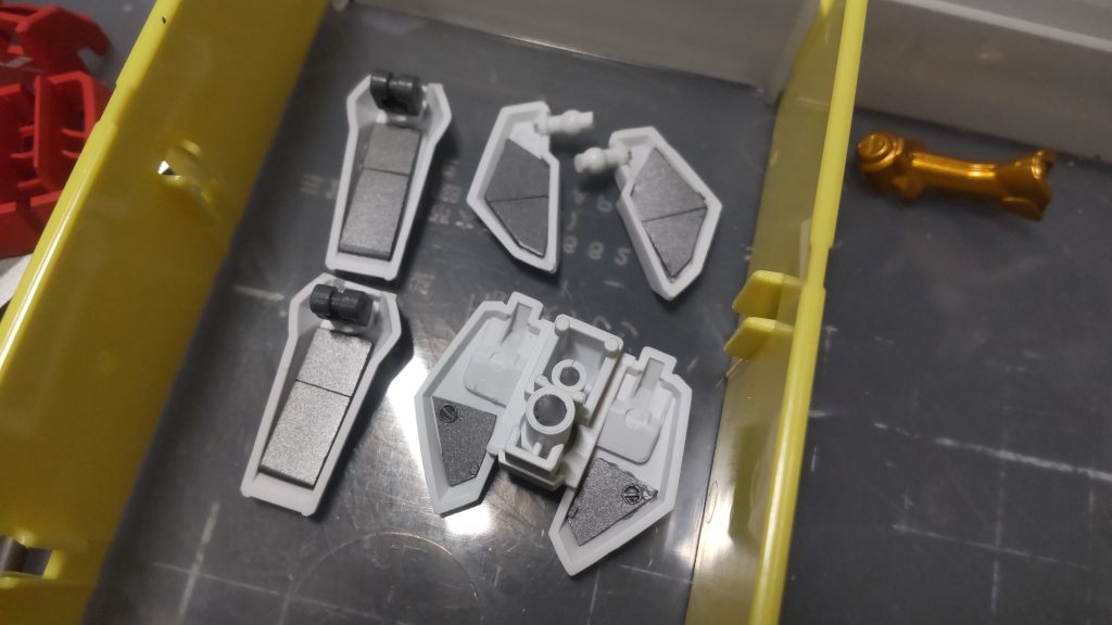 一応フロントアーマーの裏打ち、してるんですがあまりわかりませんね……。