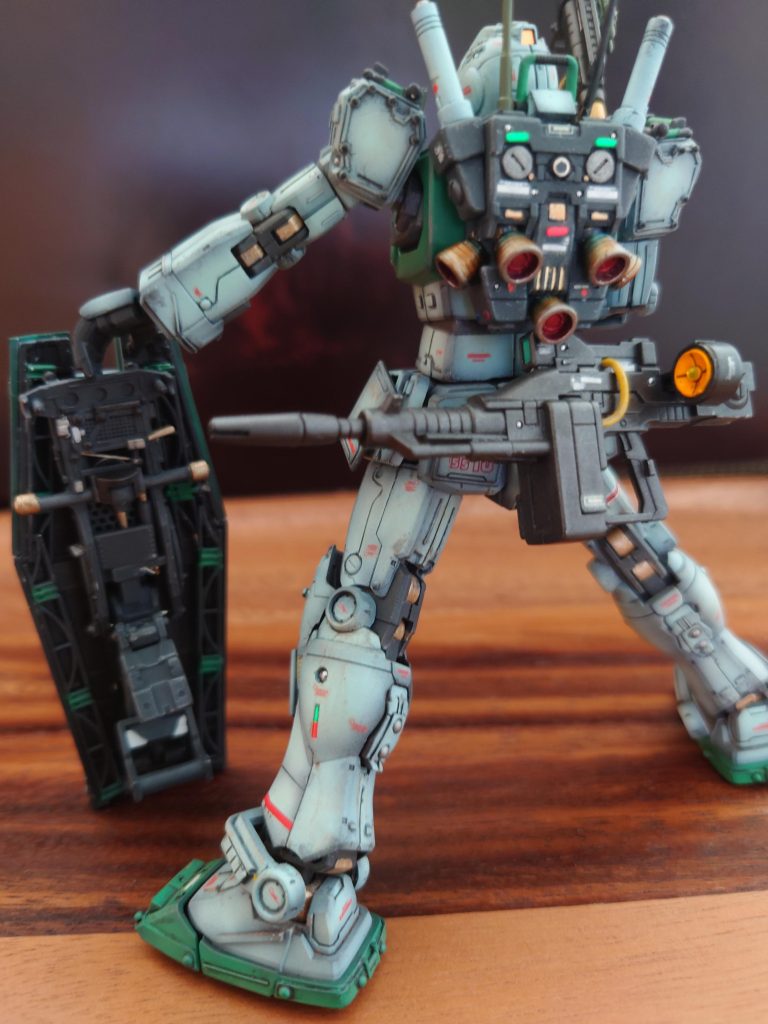 シールド裏側もまあまあ上手くごまかせた😁試作ビームライフルはちょっと大きいかな😅