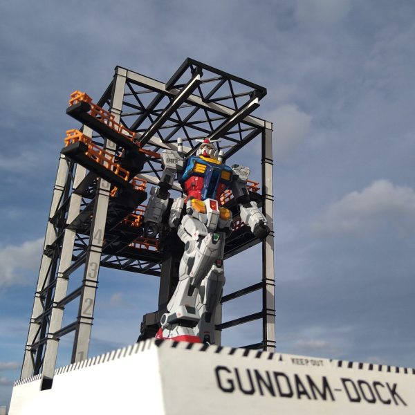 1/144 横浜ガンダム&ガンダムドック筆塗りと色々でほぼ再現