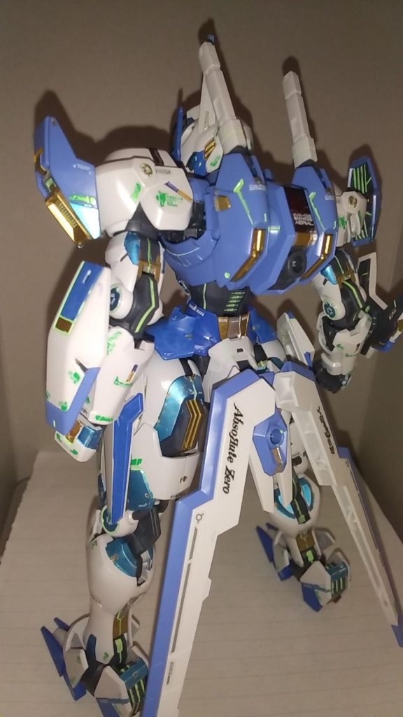 後ろの素立ち爽やかでどこか強者の風格を感じる構えです。腰にRuteさんのソロサークル「AbsoЯute Zero(アブソリュートゼロ)」旧名である「越田Rute隆人」を貼ってみました。ただのノリです。