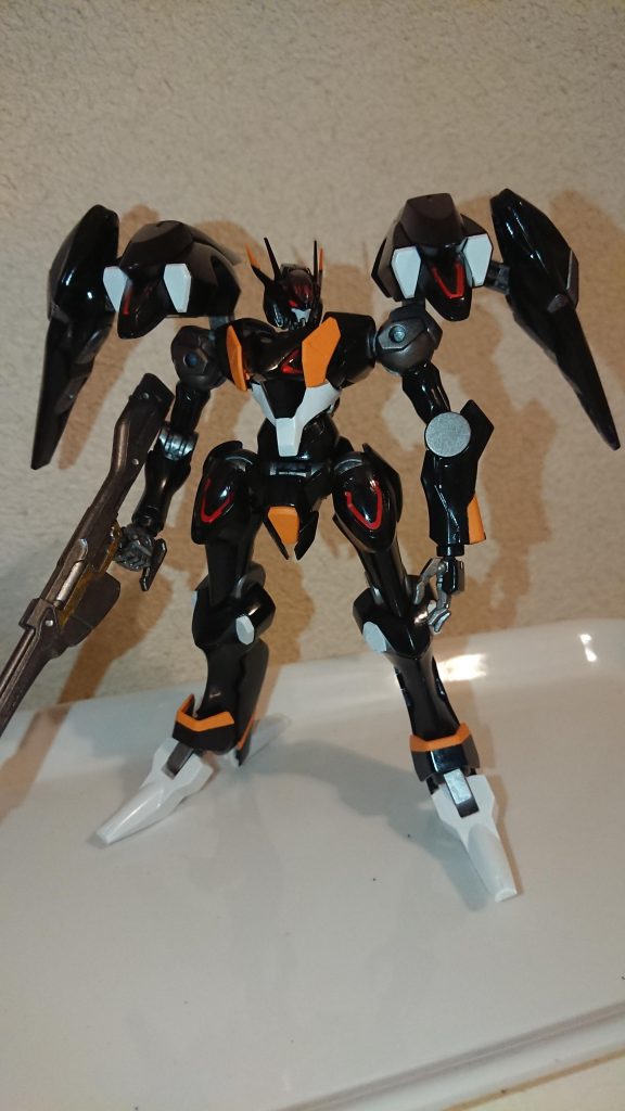 以前はこんな感じの撮影をしていましたが約550円＋電池で簡易撮影ブースを用意してキレイに撮れるようになりました。覚えていませんがネットの記事で紹介されていたものをそのままマネさせていただいております。