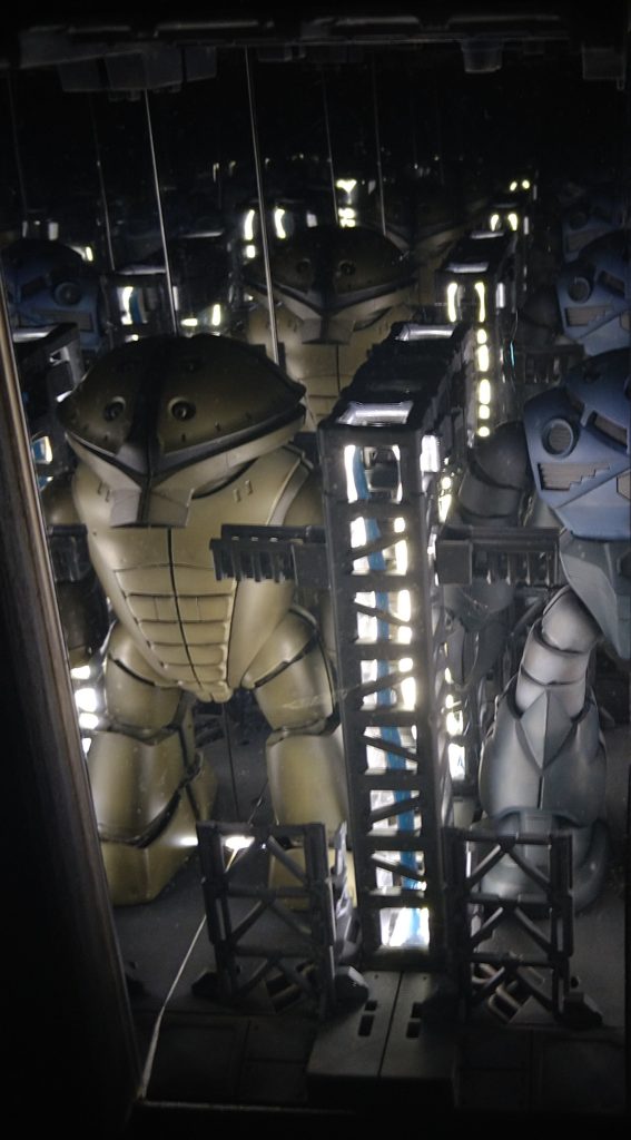 注意：サムネの画像はこちらの画像を左右反転し貼り付け合成しています