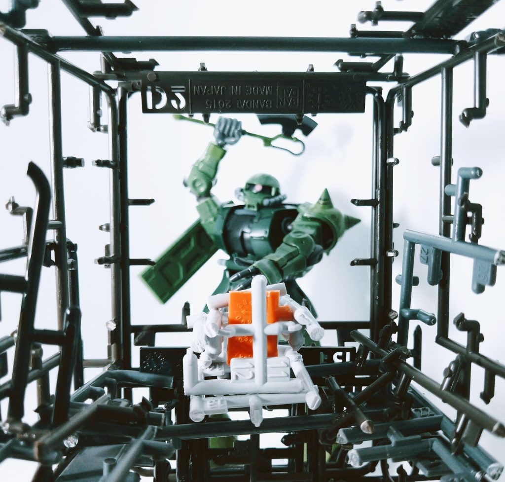 このコクピットの最大の売りはこのアングル。正面に据えれば敵機に。