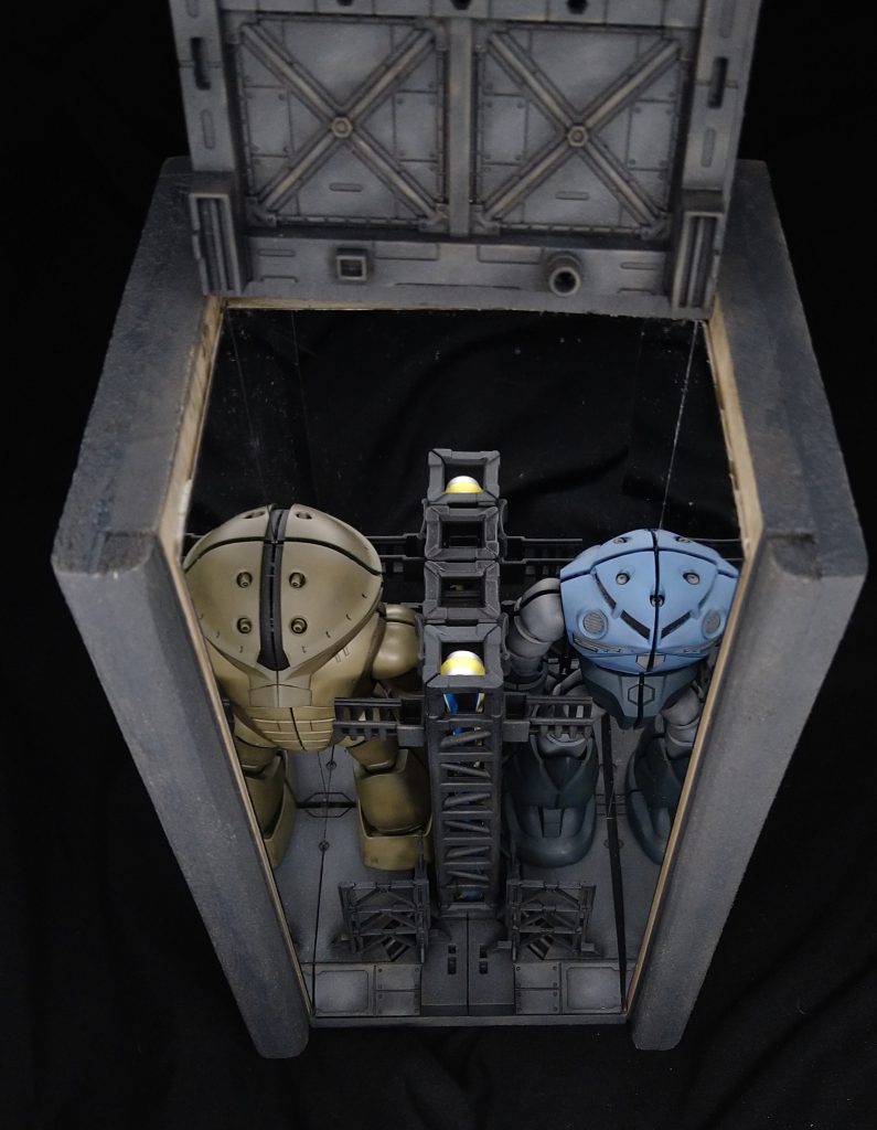 箱の中のズゴックとアッガイはどんな形をしているかというと