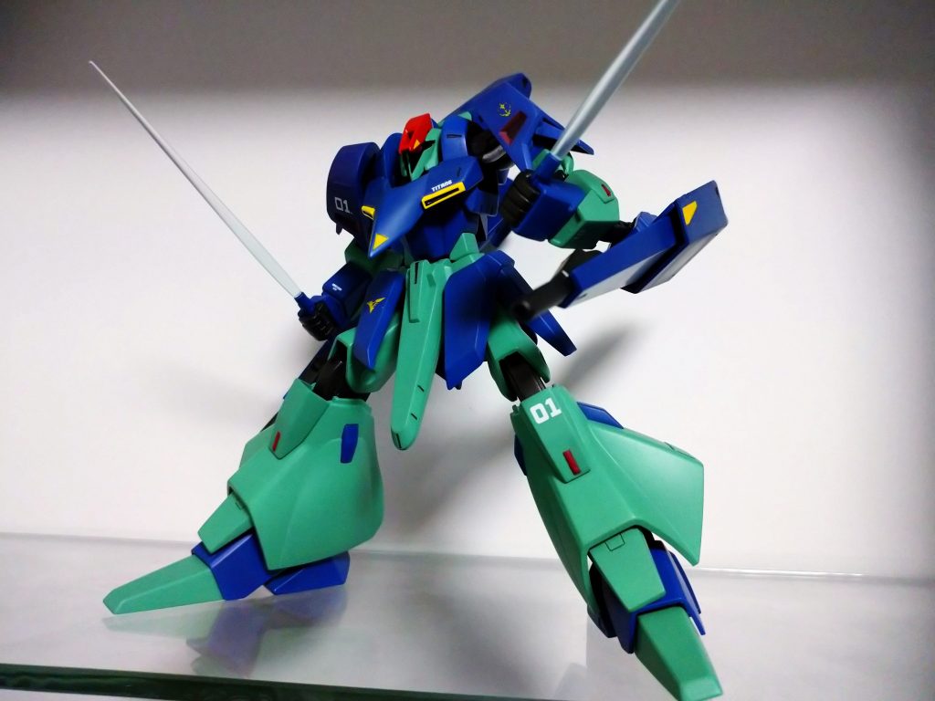 ビームサーベルはクリアパーツに変更しました。