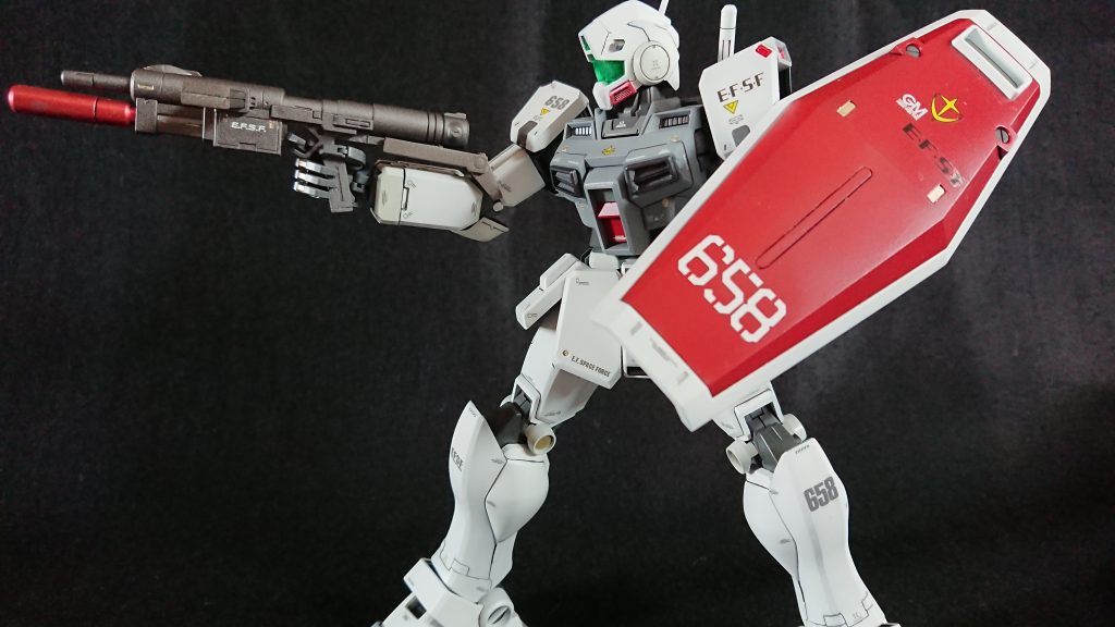 デカールはキット付属のものと手持ちの市販品を貼り付けてます。