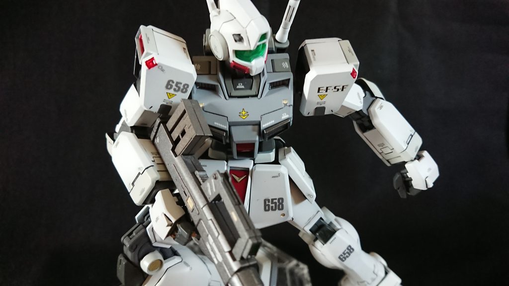 バンダイエッジは中目のヤスリで修正してます。