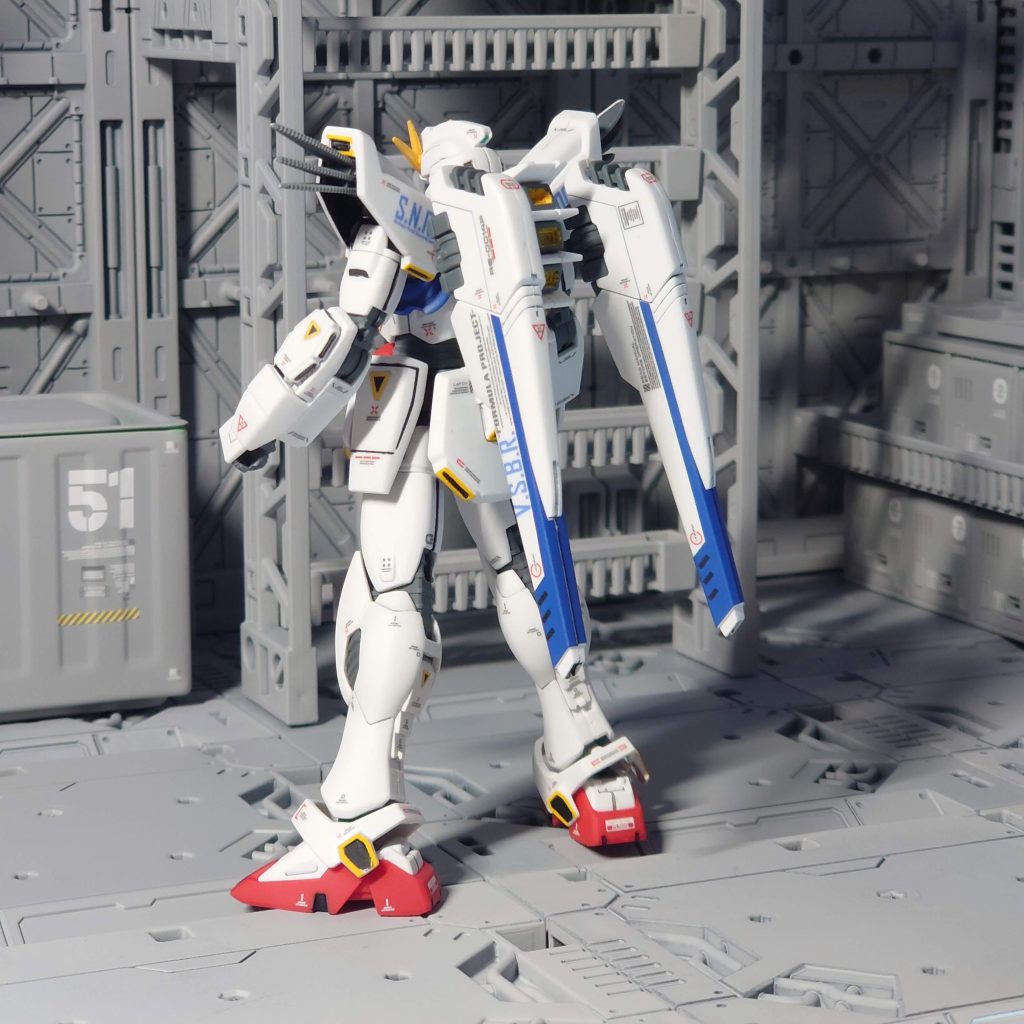 デカールはいつものハイキューパーツとMGの水転写デカールを流用しました。ヴェスバーのデカールがハマるか心配だったんですがギリギリ収まってホッとしてます。