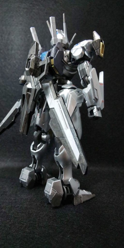 エアリアルは装備次第で見た目がガラッと変わるのが面白いですねー。