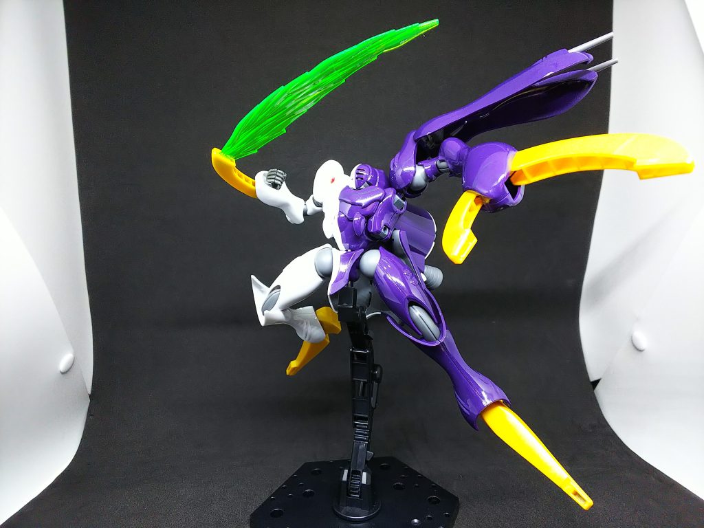 見えポーズ。モンスターです。