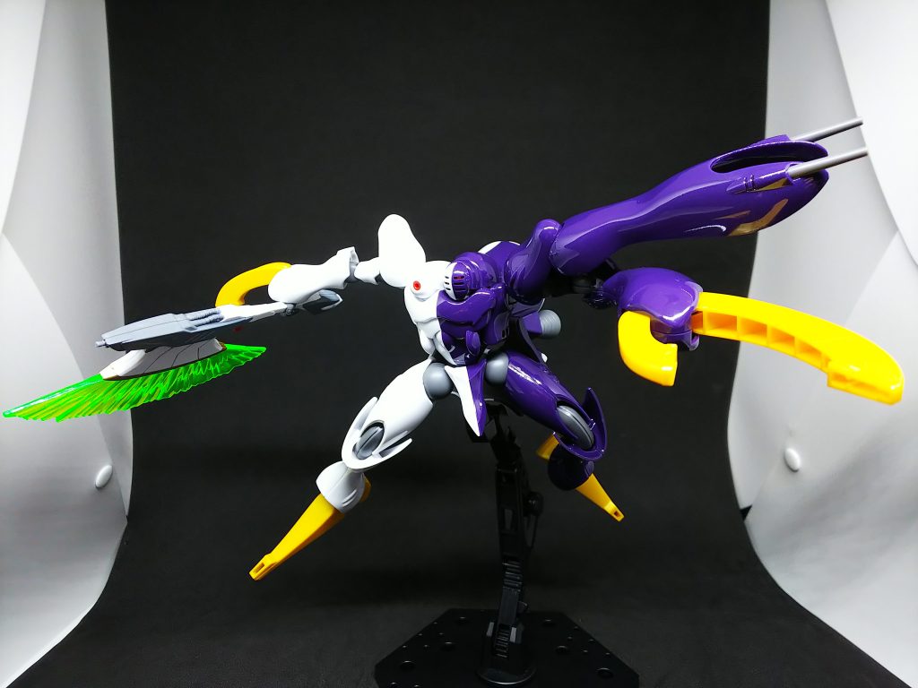 ビームアックスを構えて。これだけはまともなポーズになったかも。