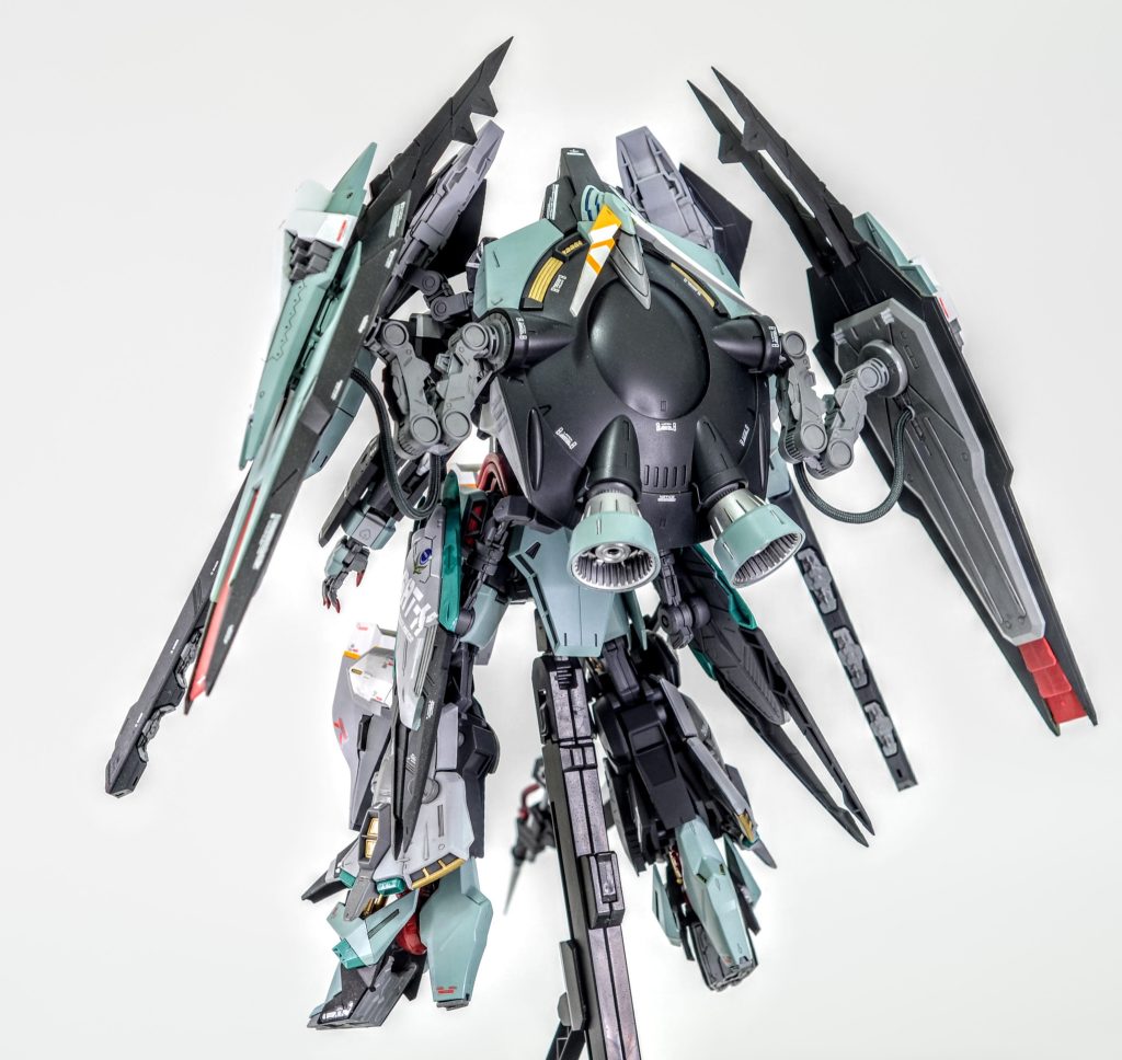 【設定】機体各部に装備換装用のラッチを増設し汎用性を高めた強化改修型のフォビドゥン。アクア・フォルテストラ装備はフォビドゥン・ブルー系統の水中戦専用機と同等の性能を発揮できる。装備を換装することで宇宙仕様にも換装可能。