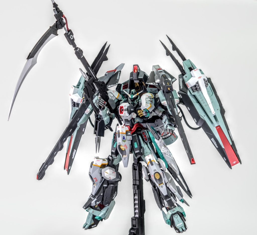 フォビドゥン・ブルーやヴォーテクス等、純粋な水中戦仕様のフォビドゥンとは別の系譜で発展した設定です。