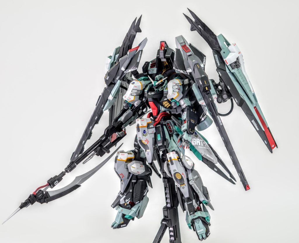 胸部増加装甲をパージしたライトチェスト仕様（軽装戦闘形態）