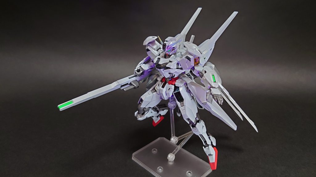 塗装レシピ本体白:シルバーサフ→MSホワイト→ホワイトパール→クリアホワイトと塗り重ね関節等:ガンメタガンビット等細かい部分の黒:エナメルのフラットブラックで筆塗り赤:MSレッド黄:スターブライトゴールド緑:蛍光グリーン
