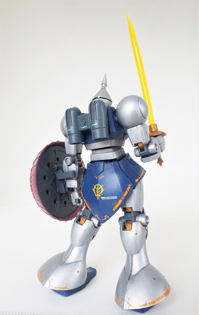 デカールは迷ったんですが、、、少々下品でイキったデザインのモノを使用しています。