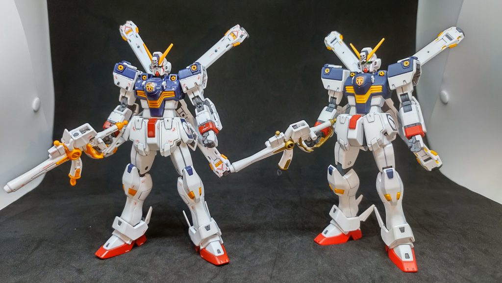 RGと、以前に組んだHGを並べてみました。発売時期が違うのもありますが、RGの方がカッチリしてる印象です。