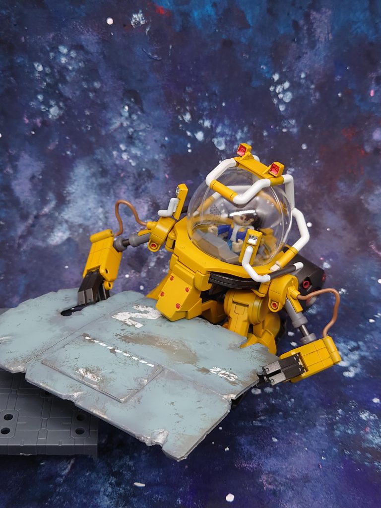 重機っぽいイメージあるので、こんなデブリを運んでるシーンも様になります。