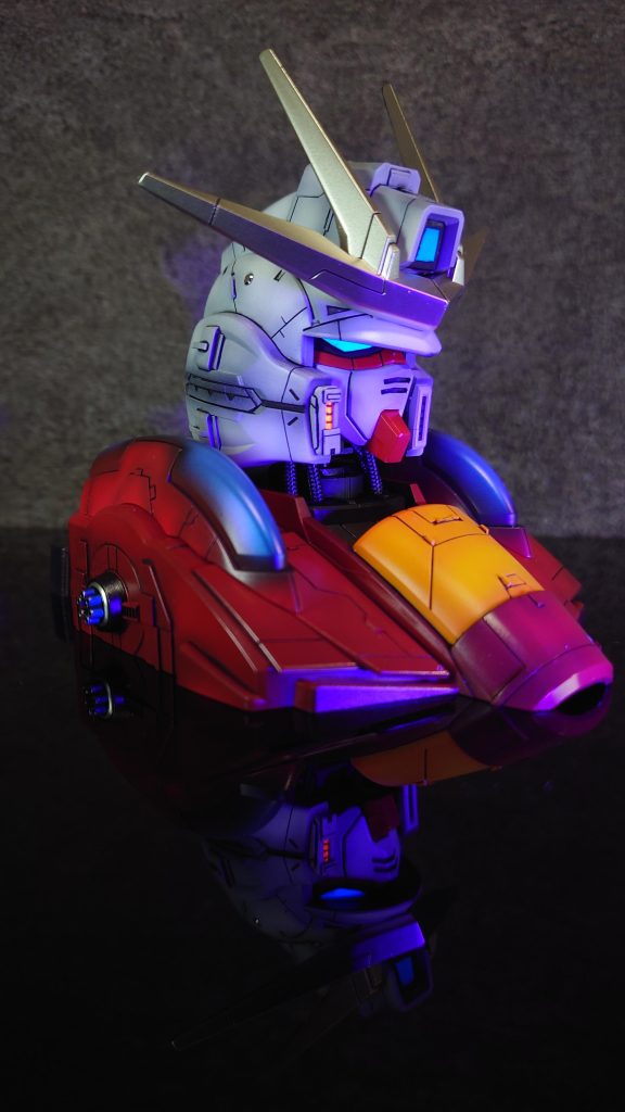 蛍光塗料を一部使ったのでブラックライトを当てると映えます。