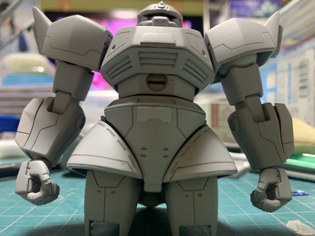 スジボリとプラ板で、ディテール追加しました♪