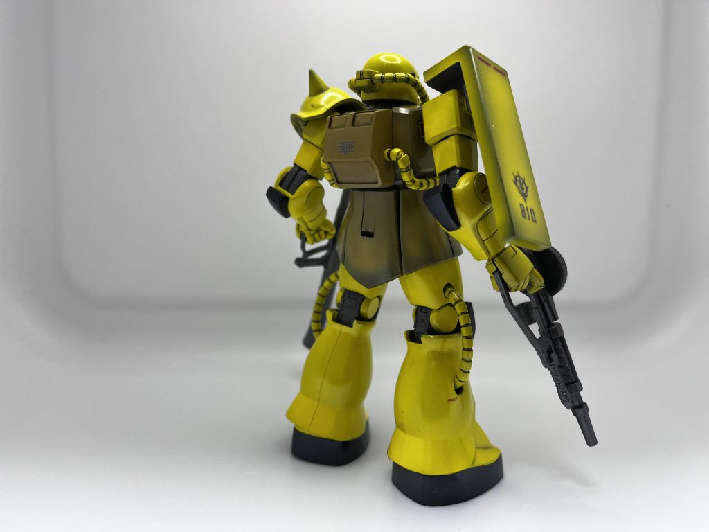 合わせ目はもちろんゲート跡などもそのままで塗装してました。私としては『しなきゃ』って義務感に駆られてましたがこの仕上がりをみると、たまにはこう言うのもいいなと勉強になりました。