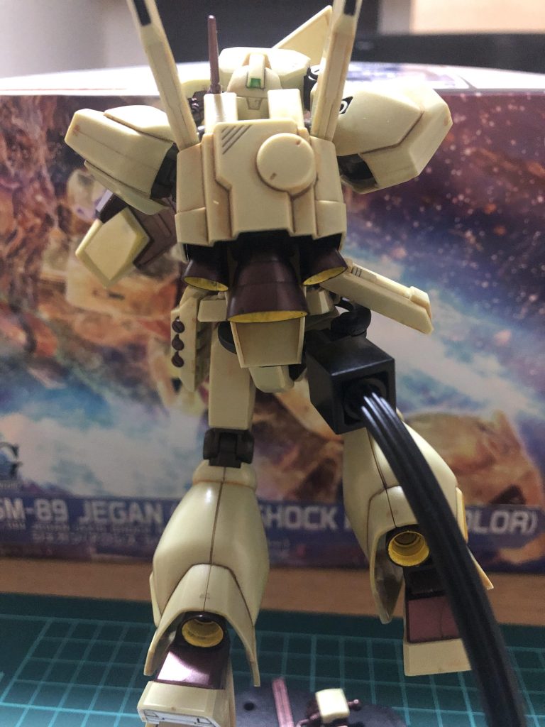 成形色は生かして部分塗装とMr.ウェザリングカラーのラストオレンジを使用してアクシズを押し戻します！！ラストオレンジって言うのがまたオシャレ♪