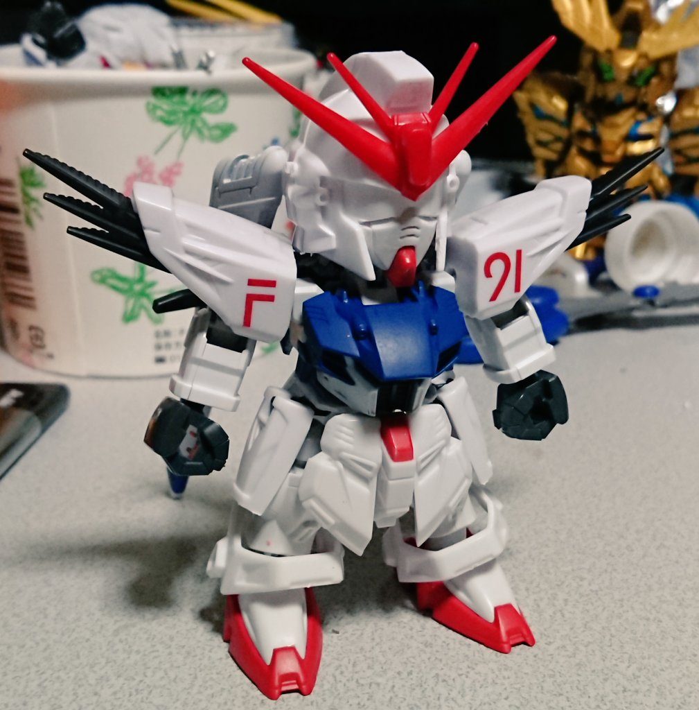 各種素材を組食合わせて体形を整えた直後です。