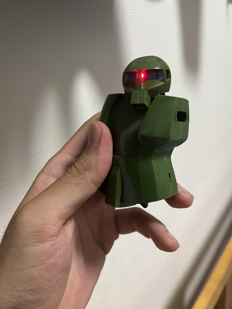 初電飾。光るとテンション上がりますね（男の子なので）次回電飾仕込むときはスイッチつけたいです。