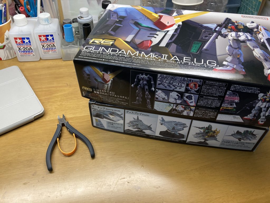 さて製作過程です。今回はコンテスト向けということでニッパーを新調して気合い十分で臨みましたよ。