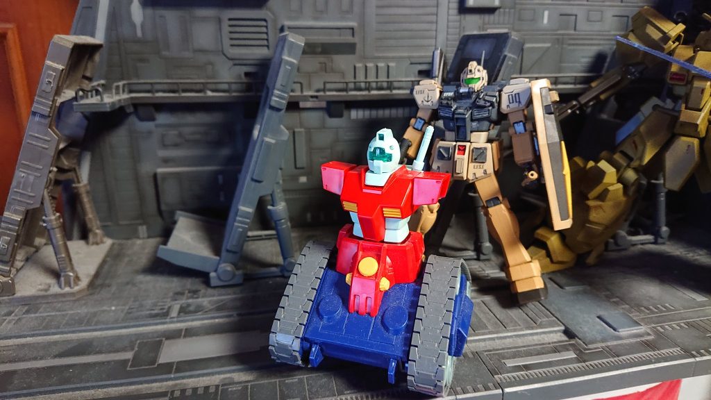 腕足とられたジムと過去に作成した僧侶ガンタンクで使用しなかった下半身でジムタンク的な・・そのうち腕のジャンクが入手できたら改造します('ω')