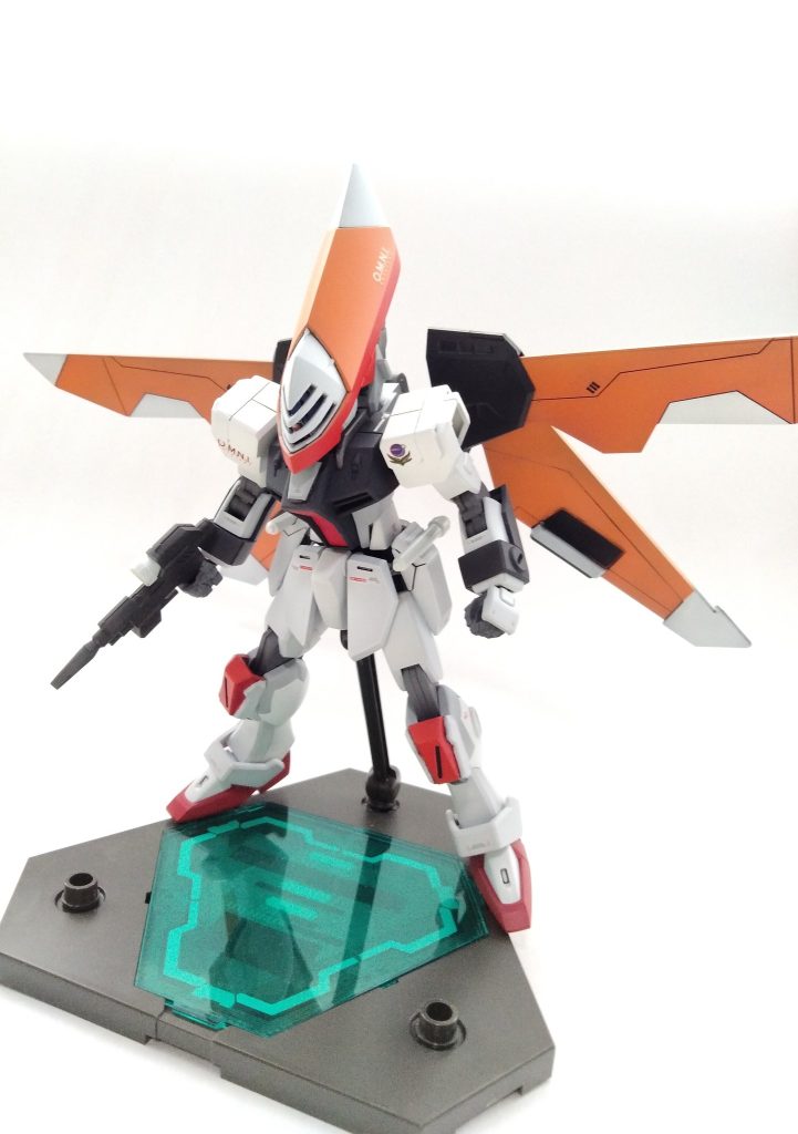 試験機体かつ飛行能力を高めるため武装はダガーLのビームライフルとサーベル2本、胸部バルカンという最低限のもの。