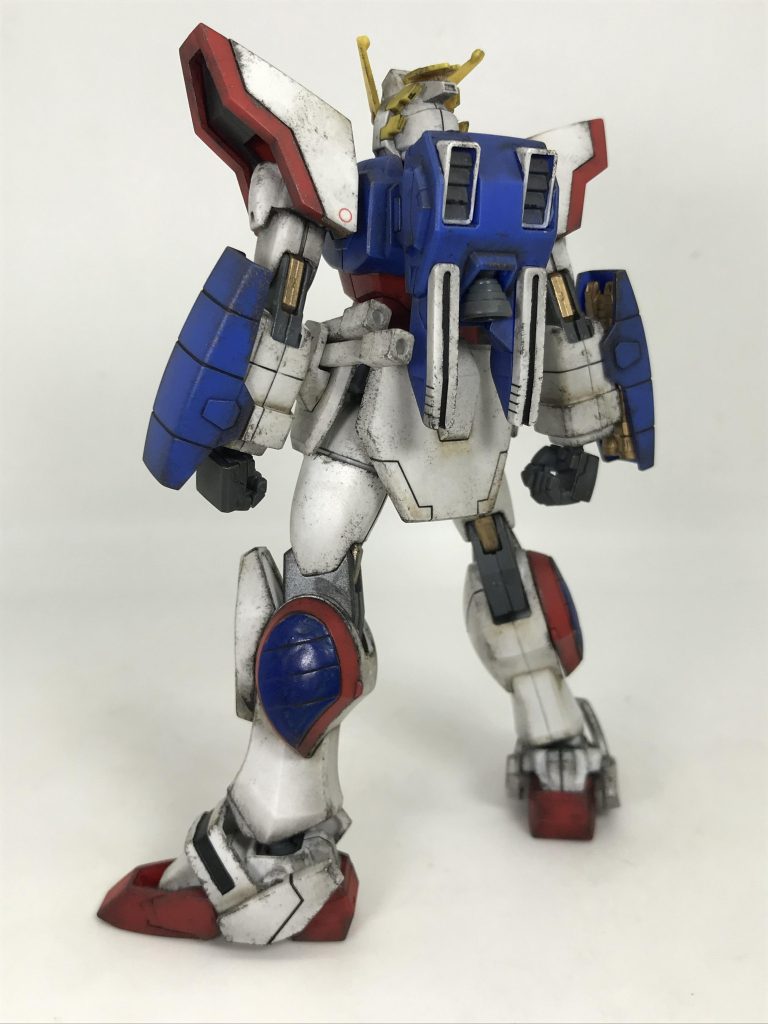 大変失礼しました…ネタが思い浮かばないというか…ドモンの名言でよいセリフが思い浮かびませんでした😨昔作製したときツインアイのシールを貼ったあとに、つや消しを吹いたので…撮影前に薄め液でツインアイのつや消しを拭き取ろうとしたら破れました…仕方ないのでツインアイを筆塗り😨無塗装派の皆様、つや消しスプレーを拭いてからツインアイのシールを貼りましょう🙄