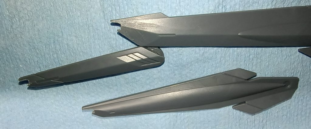 ブレイドドラグーンはそのままだとただの板なので、コの字型にカットして「ココからビームが出るんですよ！」と言い張ります、あとはダボが長い気がしたので短くして、余ったダボはジョイントの隙間埋めに使いました