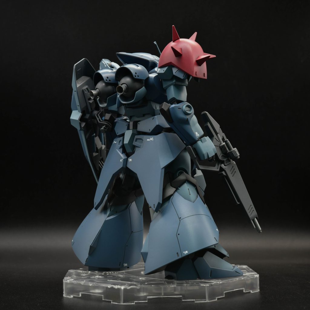 特にディテールアップはしていなくて、スジボリの彫り直しとピンバイスで丸モールドを追加した程度です。