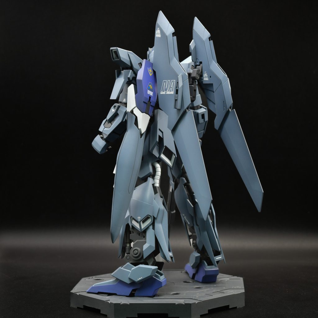 エッジに黒を残すように塗っているのですが、結局ベタ塗りのようになってしまいます。