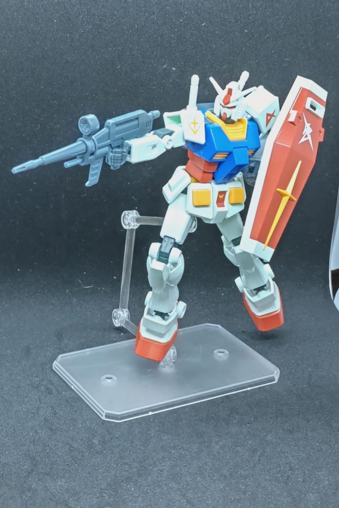 2023.9.10の追加写真になります。EG初代の方にアムロ・レイのエンブレム等のデカールを追加してみました。現状はこんな感じになります。ご閲覧ありがとうございました。