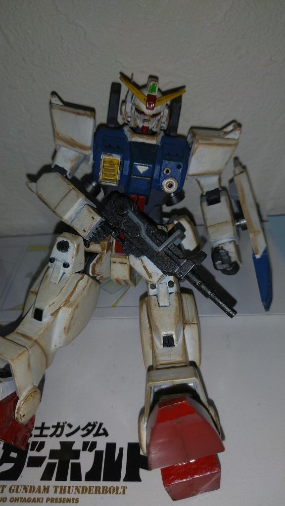 先日、shinfan氏から戴いたリアルタッチマーカーを初めて使用してみました♪　拙い塗装が、少しはマシな見栄えになったかな…？shinfan氏ありがとね〜!!因みに土台はサンボル22巻です。