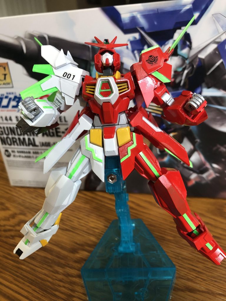 エクストリームバースト状態。後ろにある4枚のXブースターが展開します。イメージとしては機体全体に巡らされてるフォトンブラッドが発行します。さすがに僕の塗装レベルでは再現は無理です(笑)